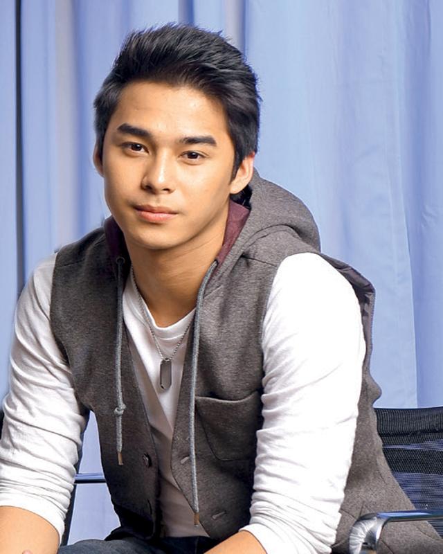 McCoy De Leon image