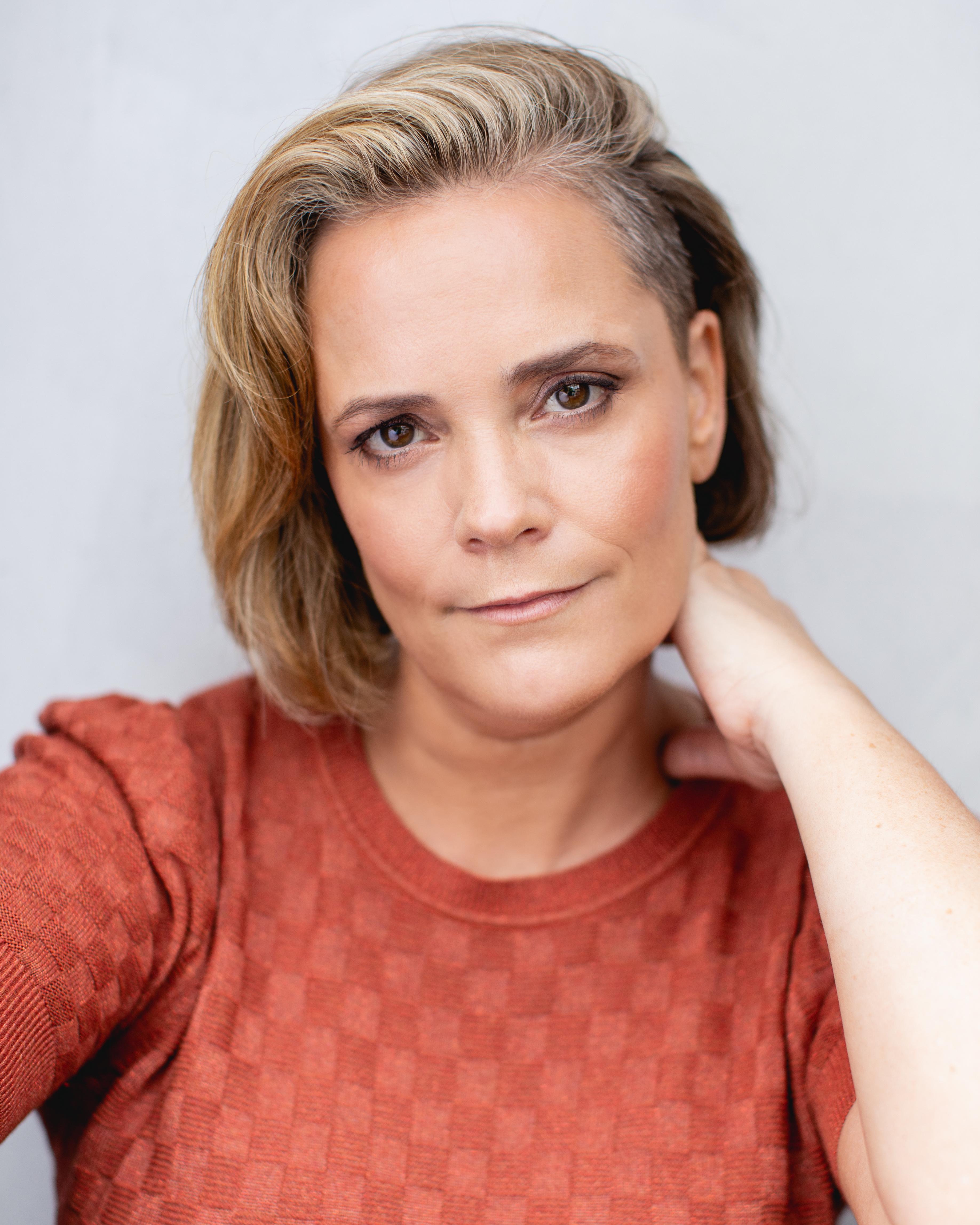 Liz Harper image