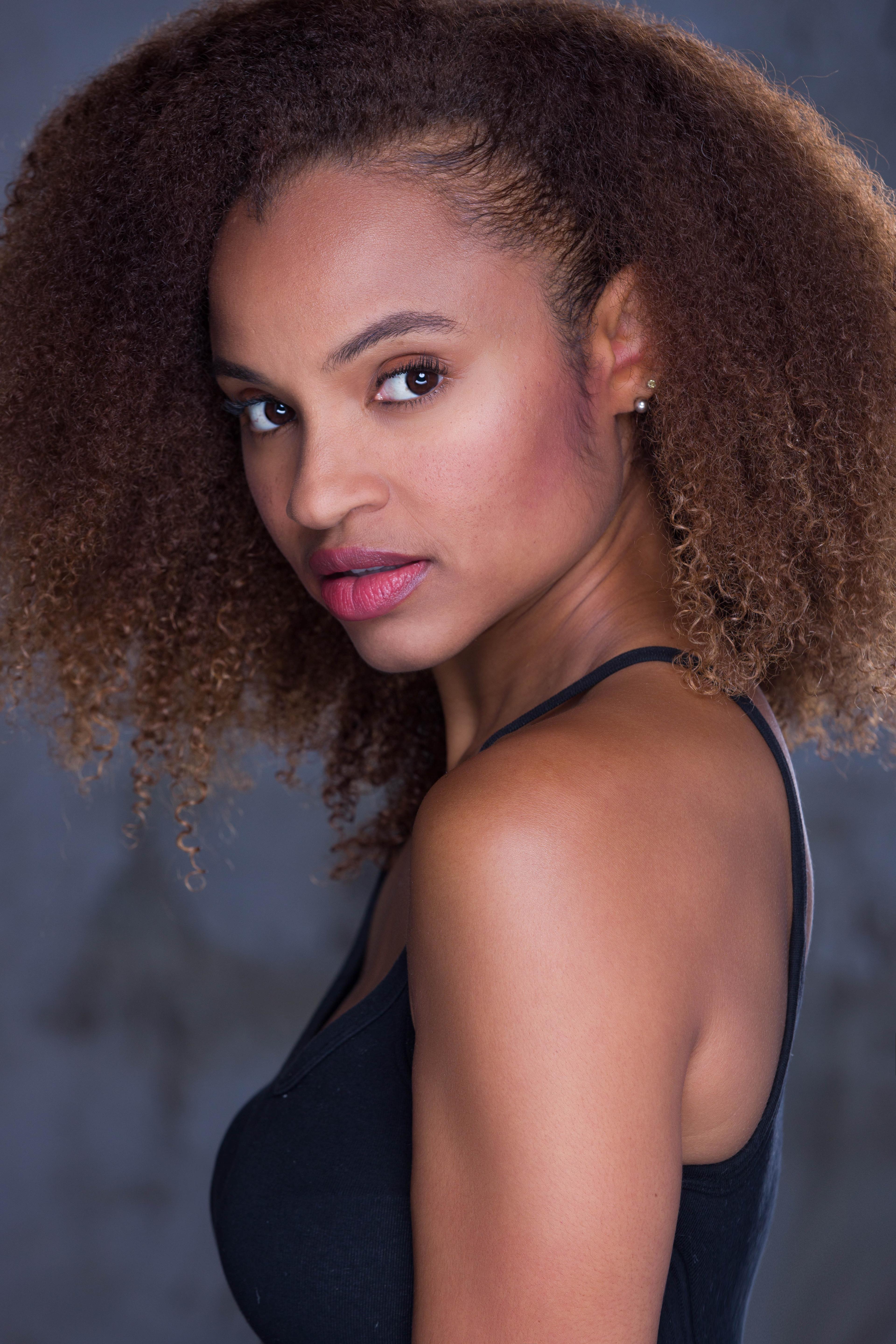 Calida Jones image
