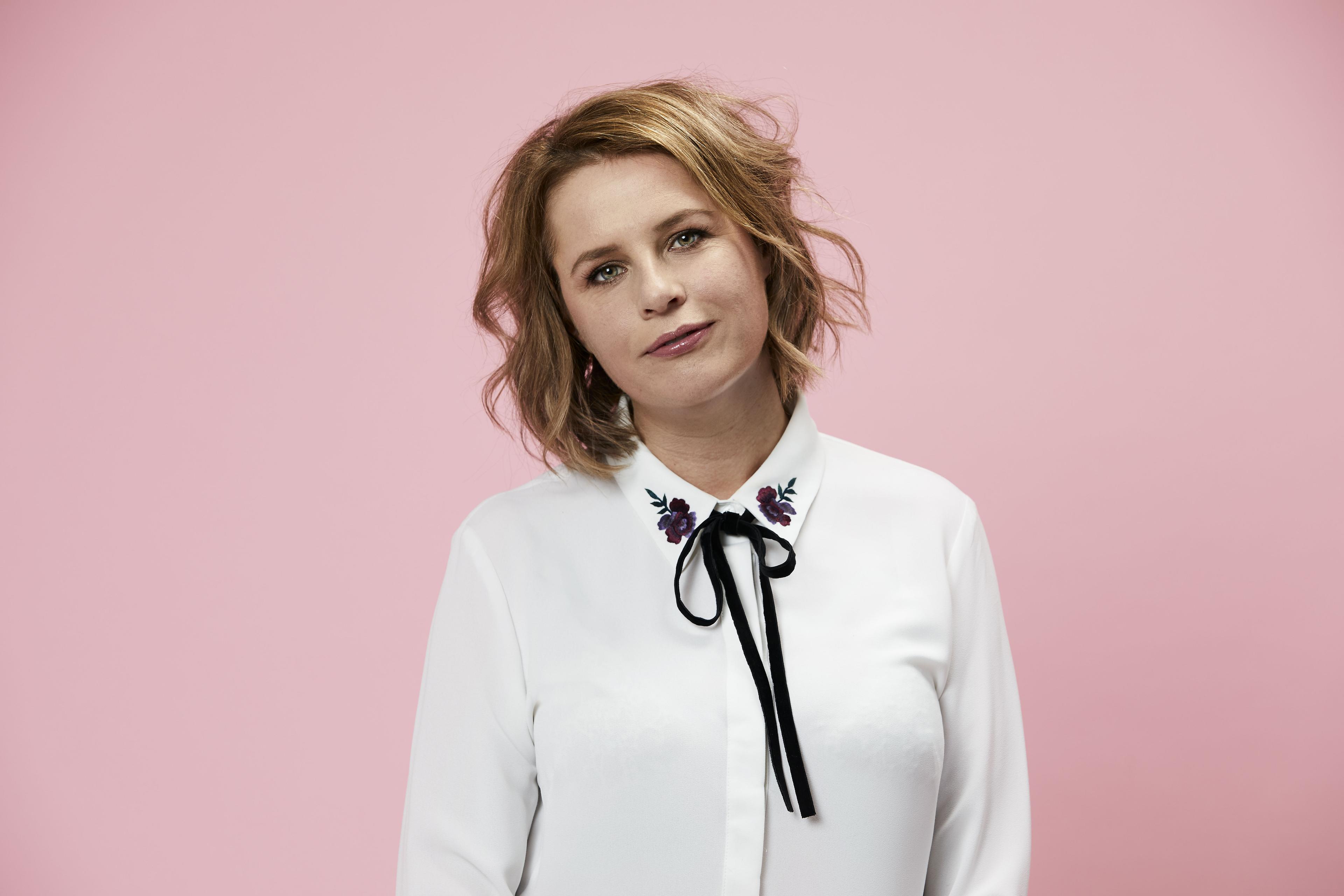 Anne Edmonds image