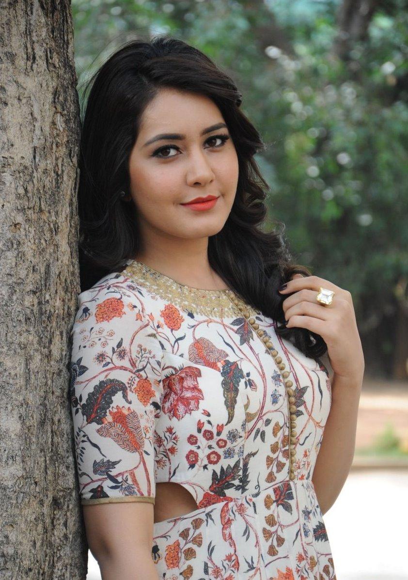 Raashi Khanna image