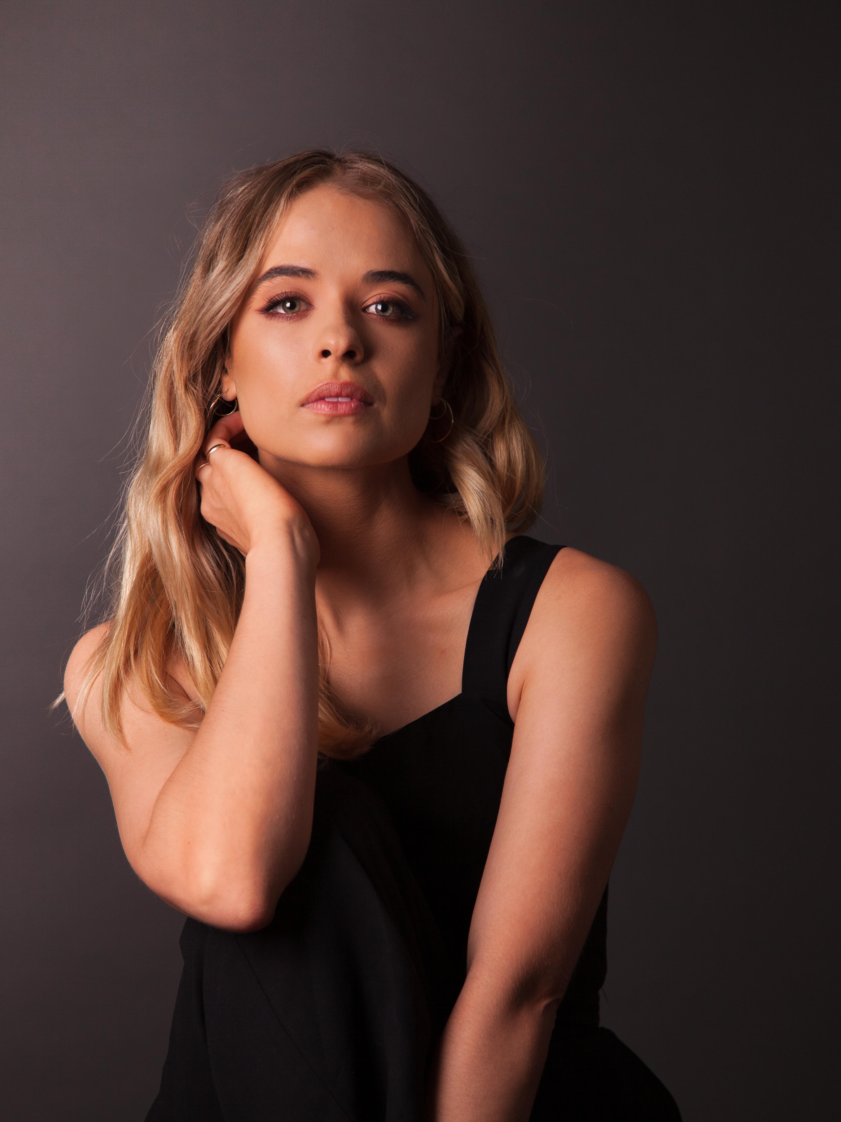Raechelle Banno image