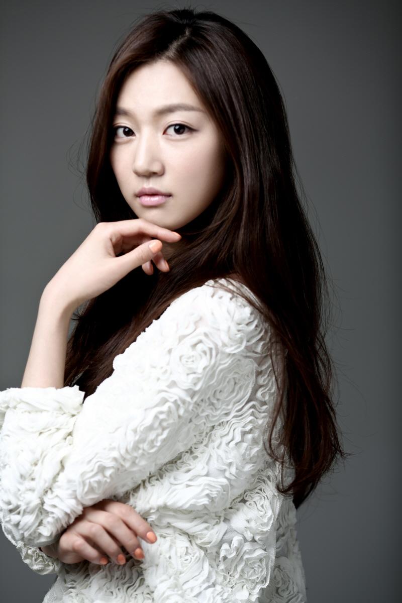 Ha Yeon-joo image