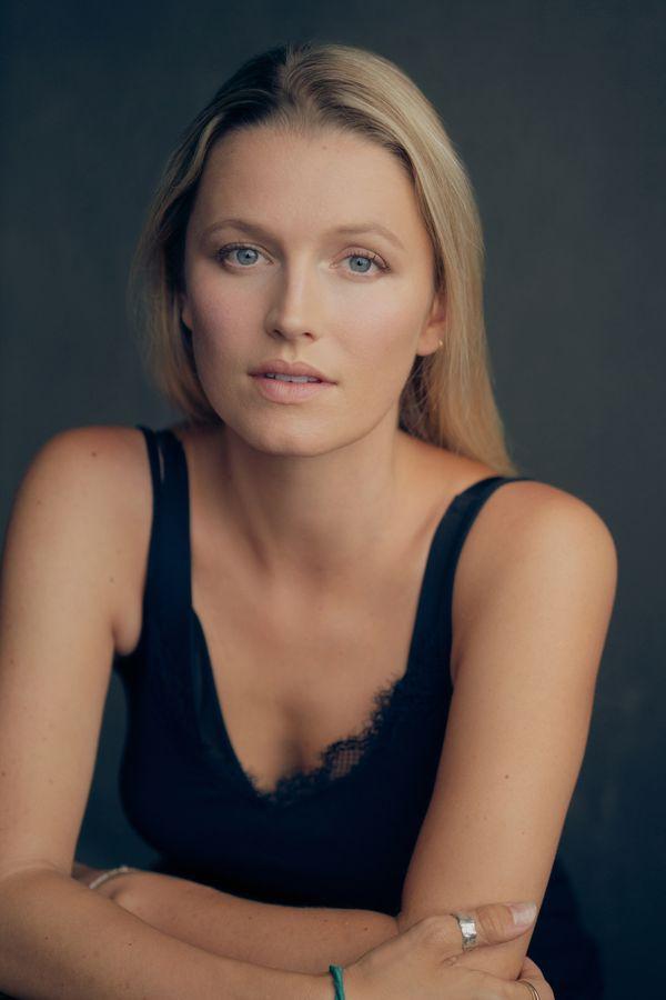 Lily Travers image