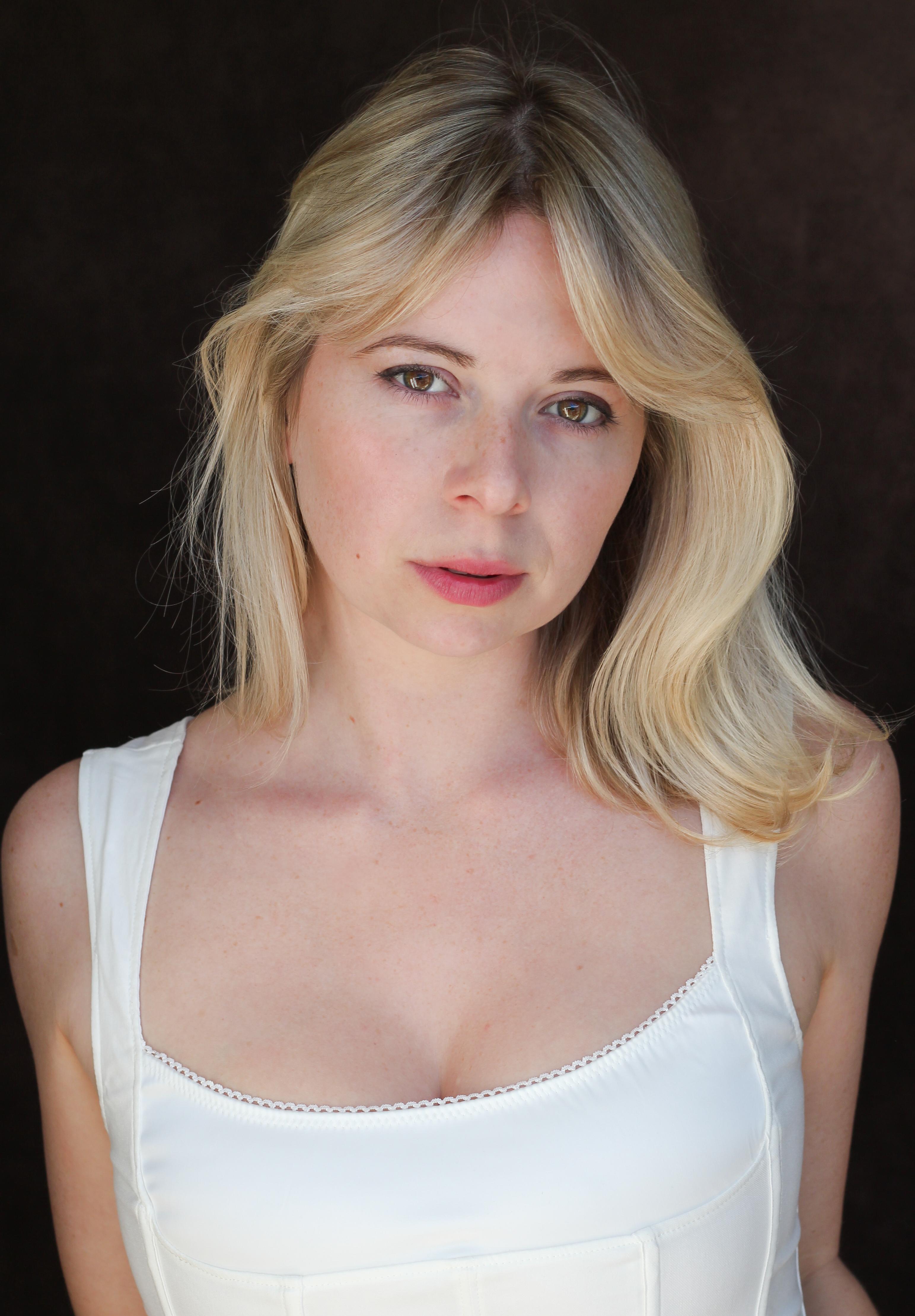 Mia Milnes image