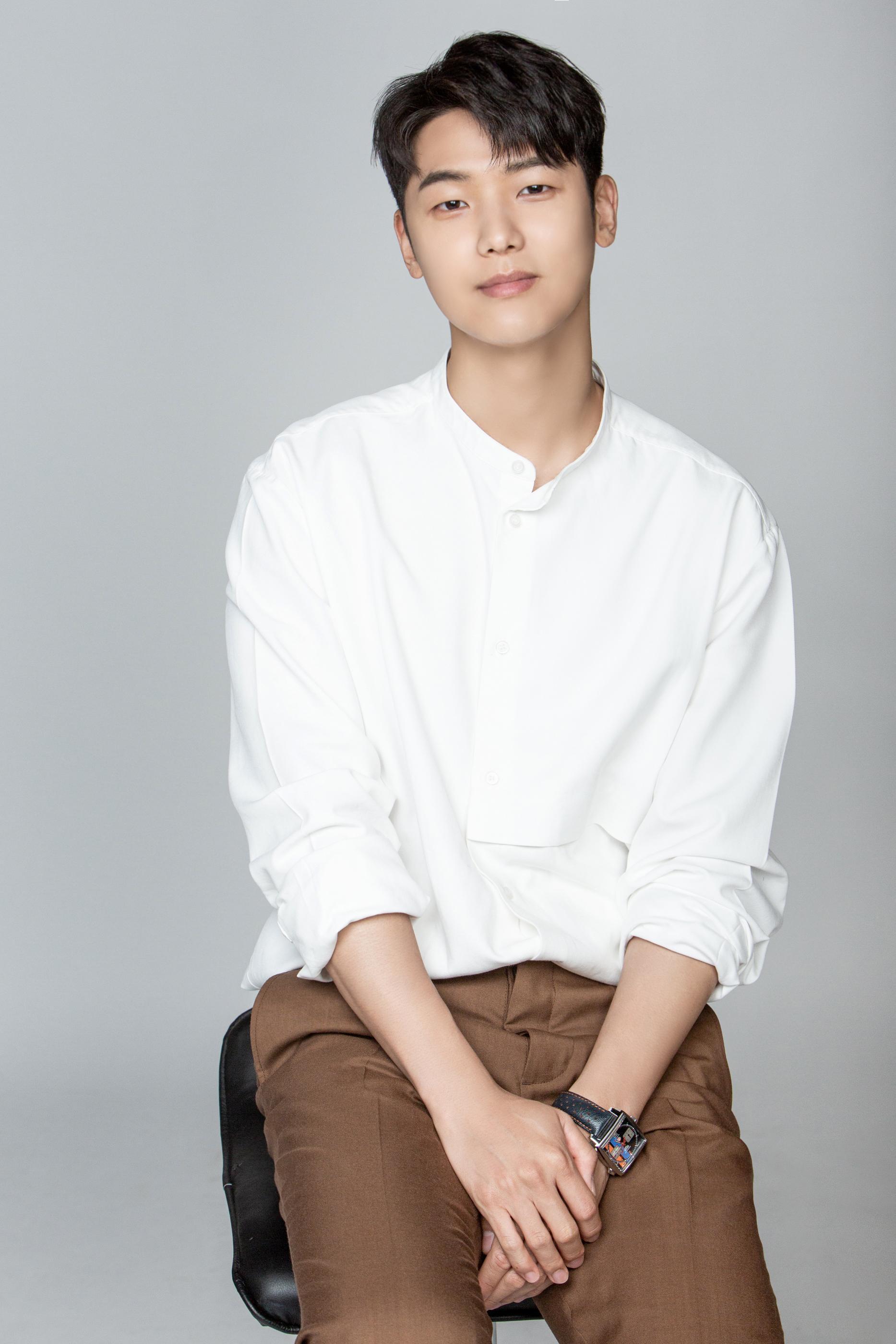 Kang Min-hyuk image