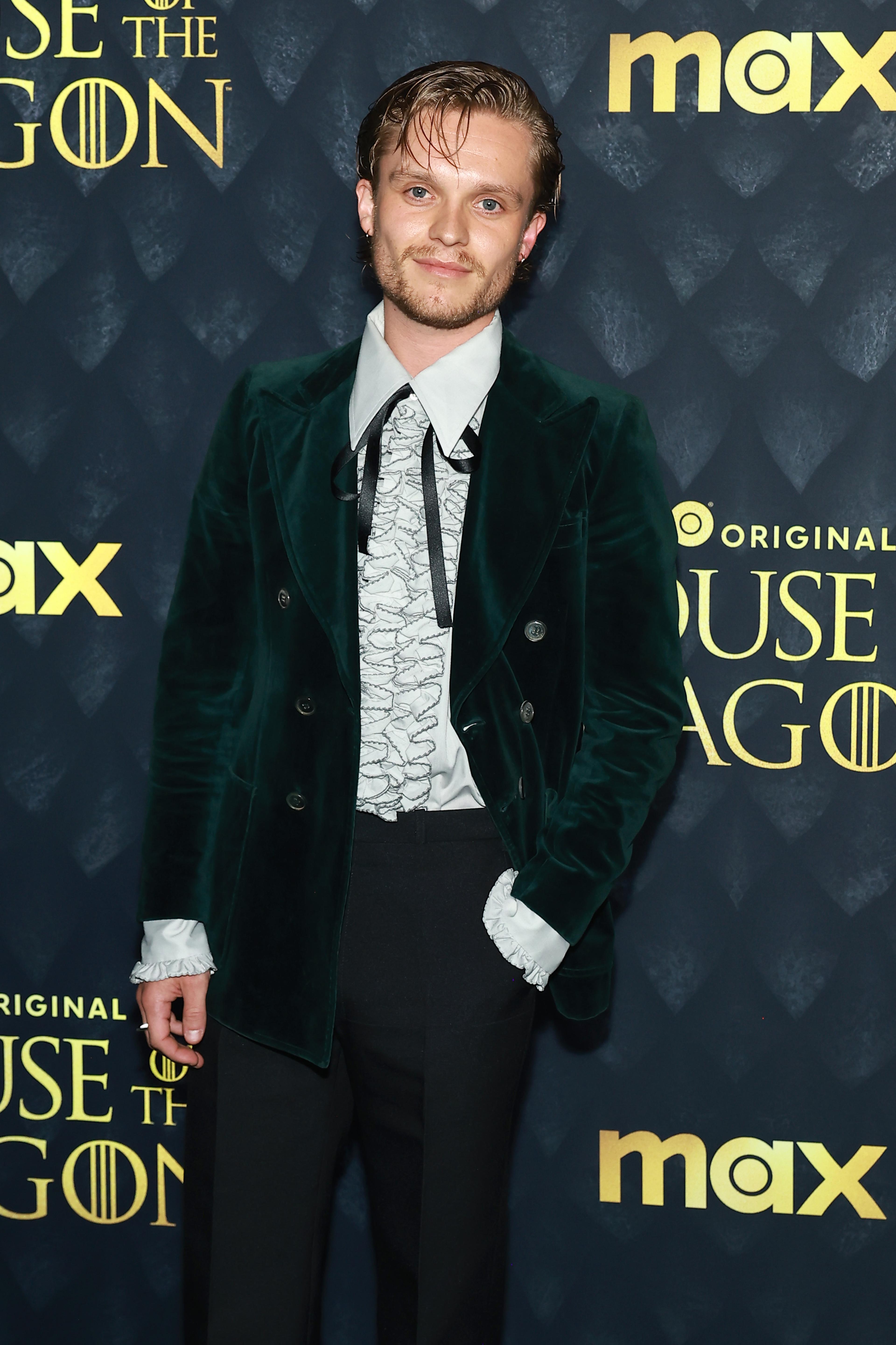 Tom Glynn-Carney image