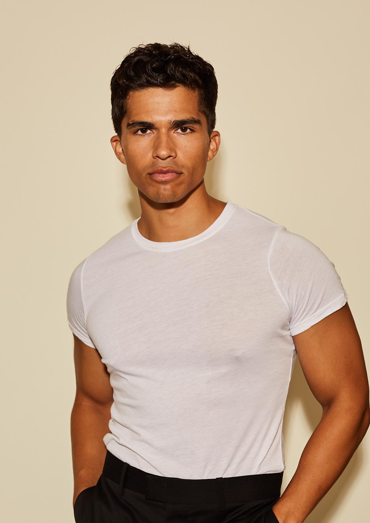 Alex Aiono image