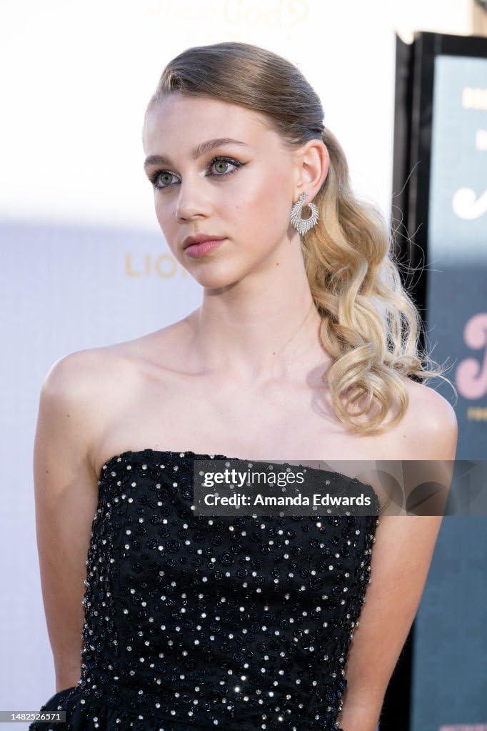 Elle Graham image