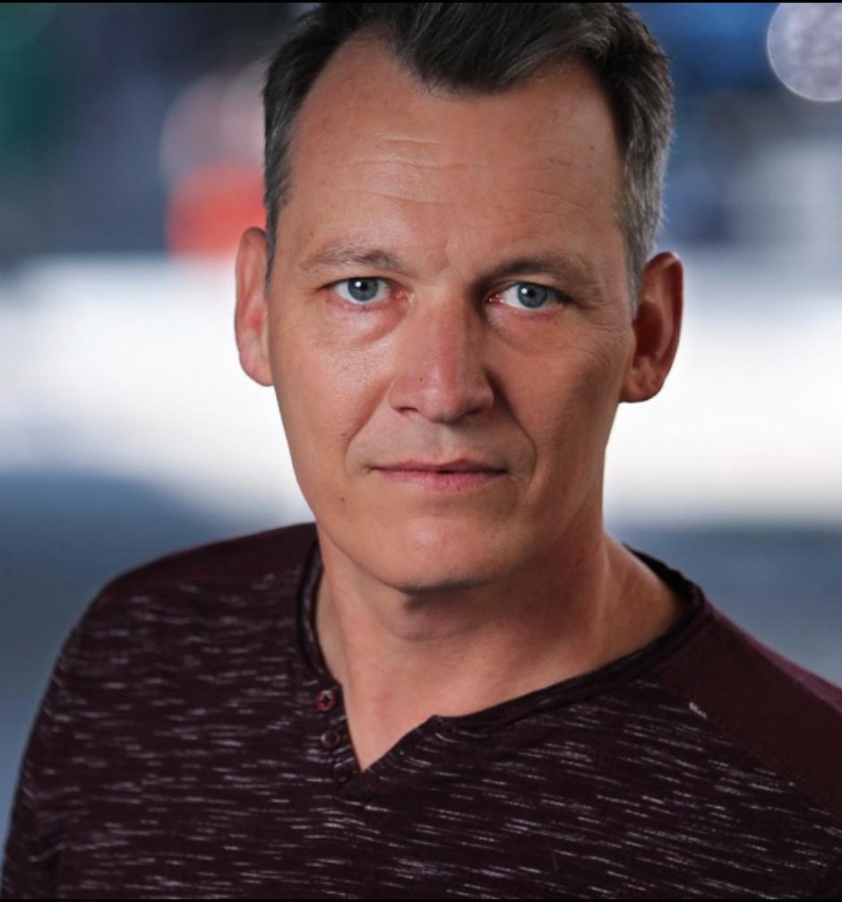 Scott Broughton image
