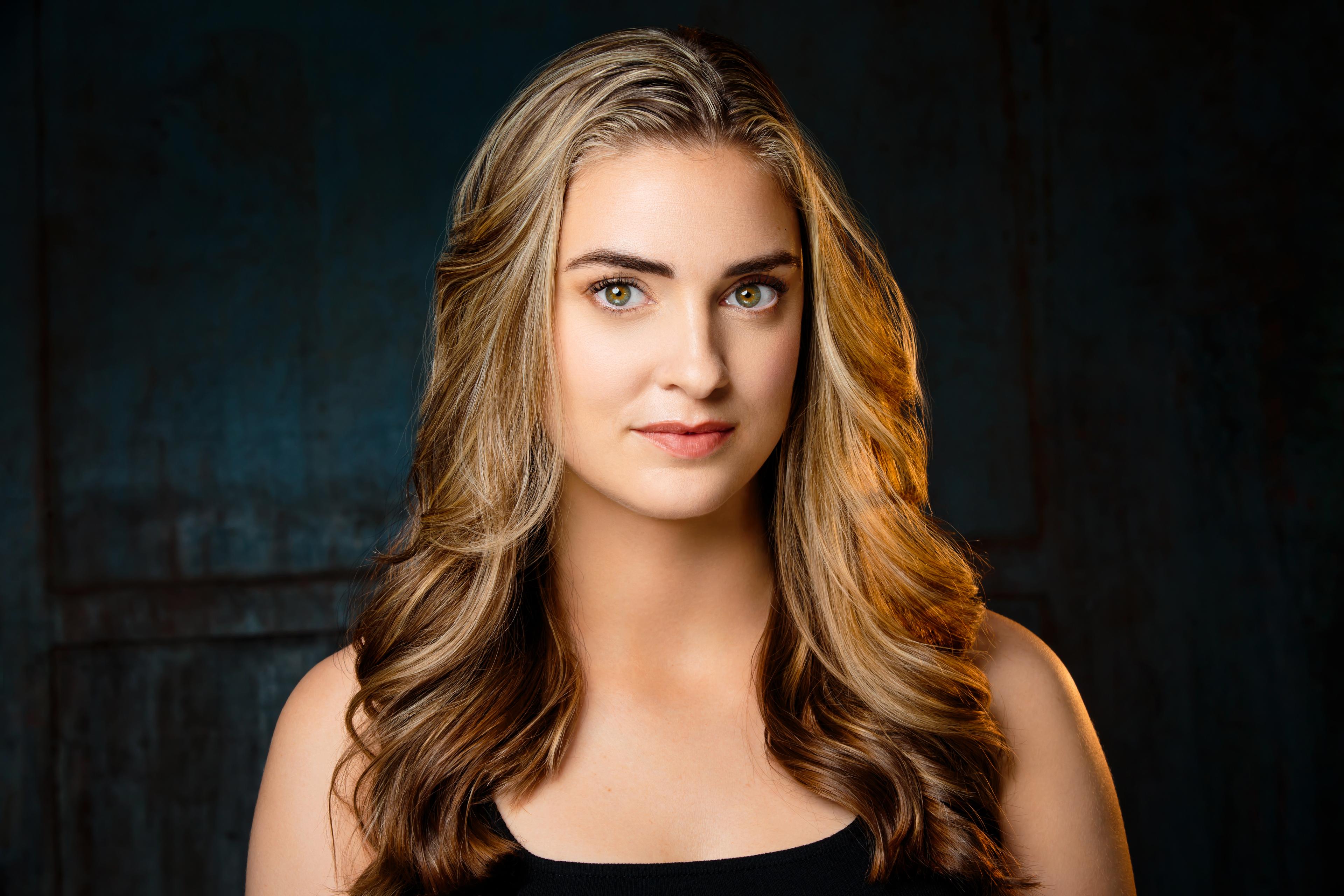 Mia Cole image