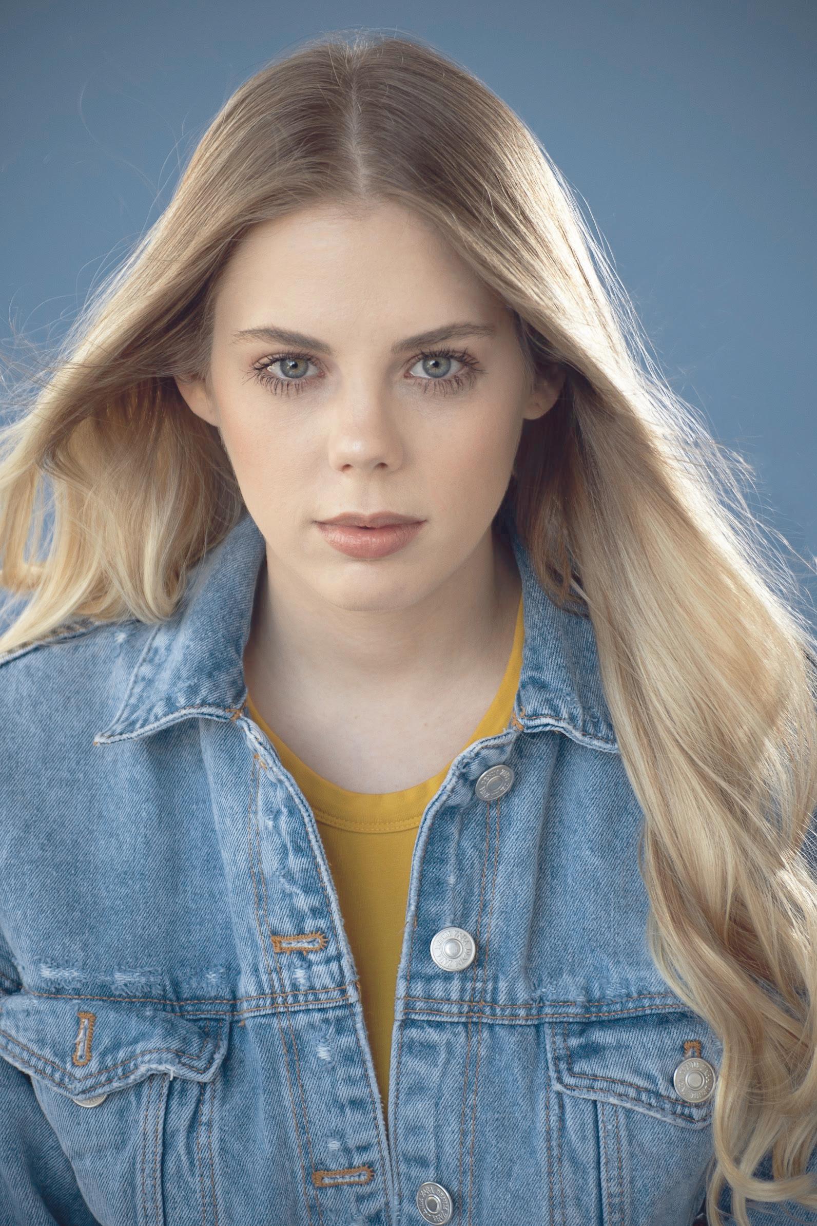 Meg Smith image