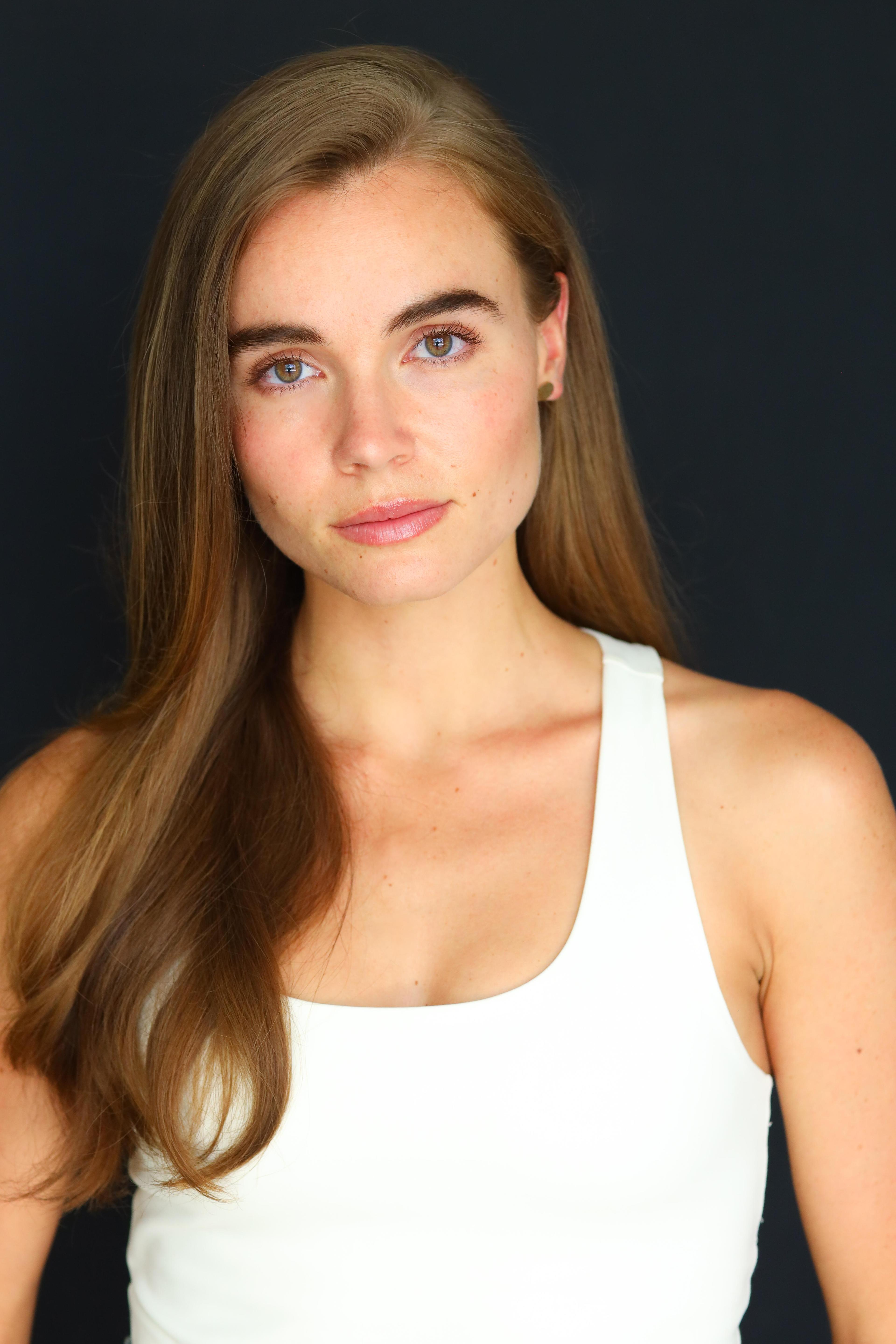 Anna Maiche image