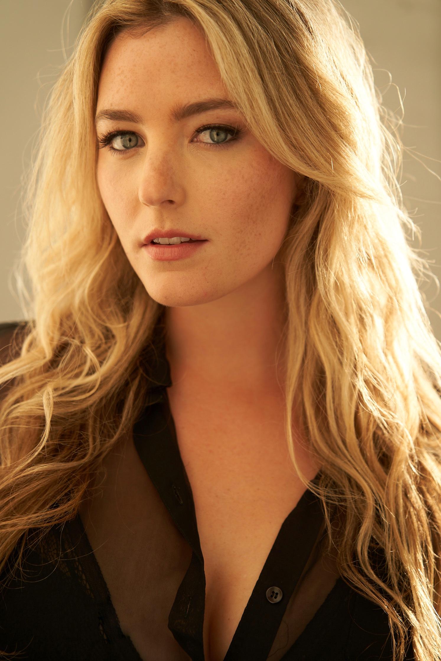 Tess Cline image