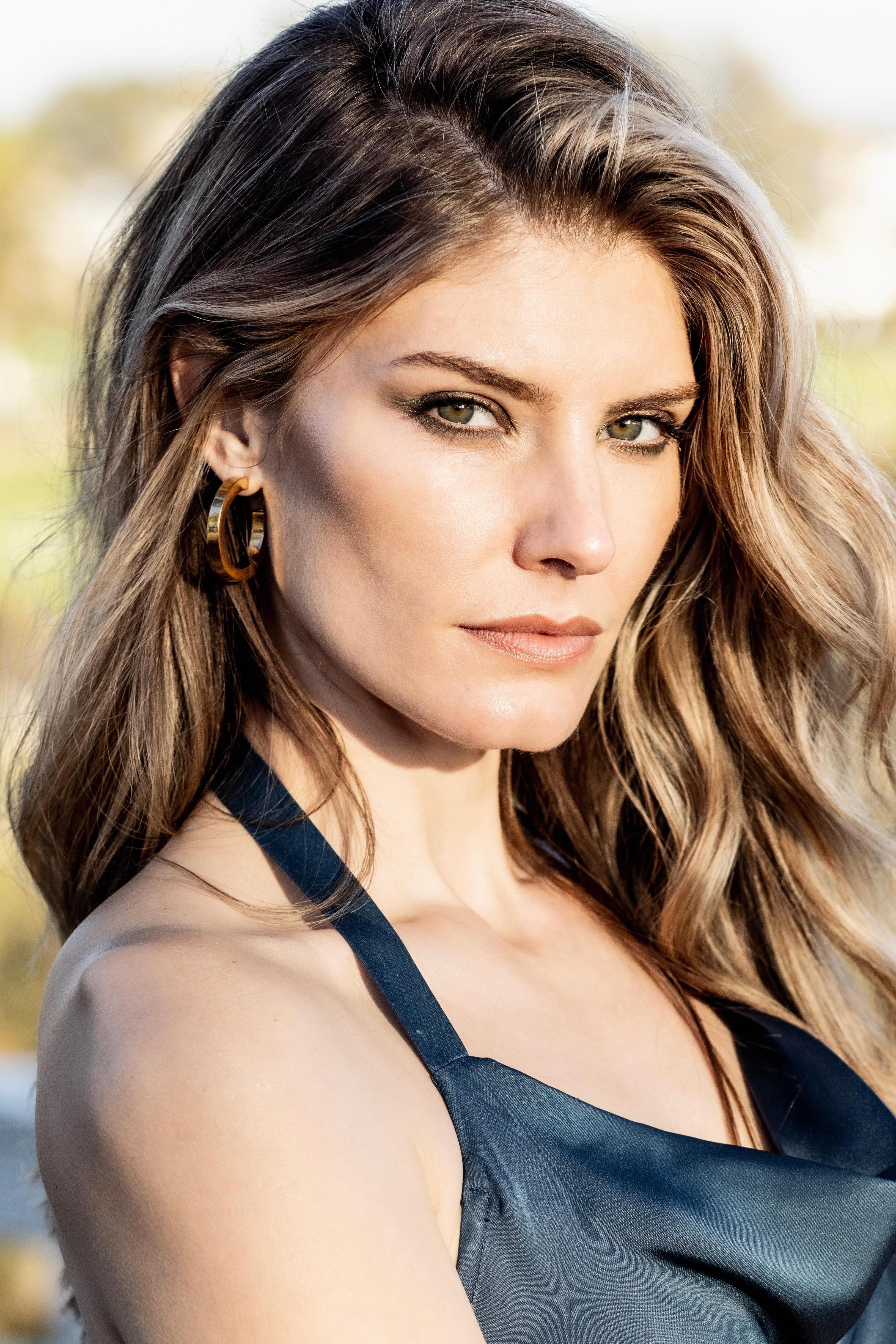 Caitlin Bassett image