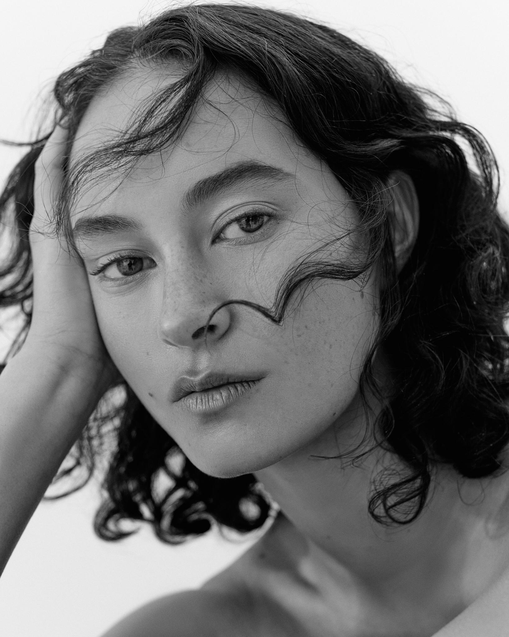 Erana James image