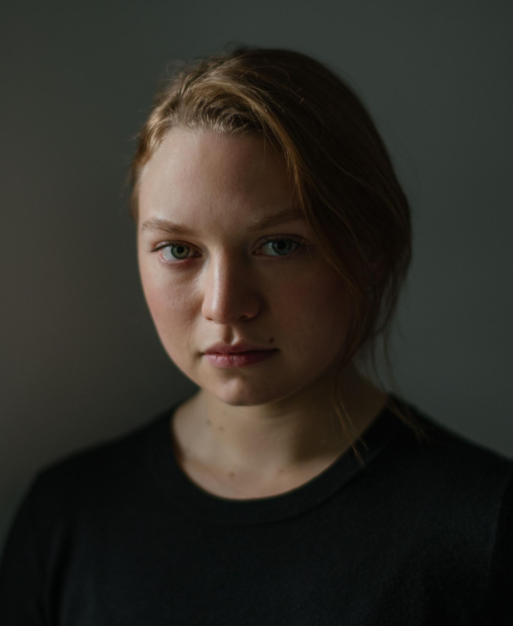 Mia Threapleton image