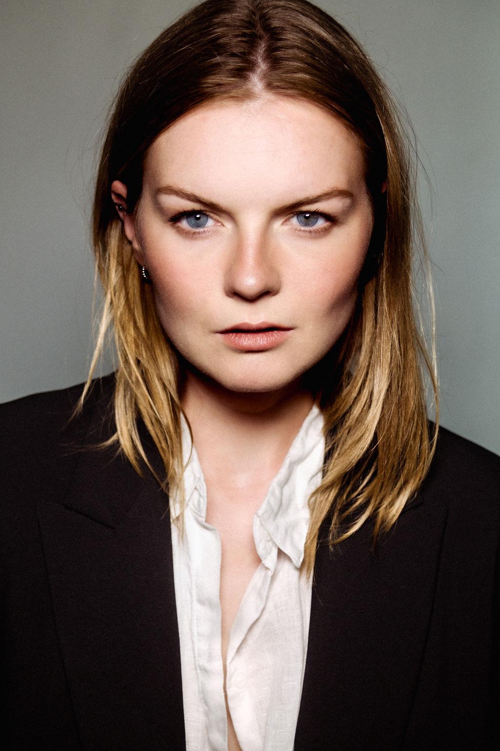 Kasey Connolly image