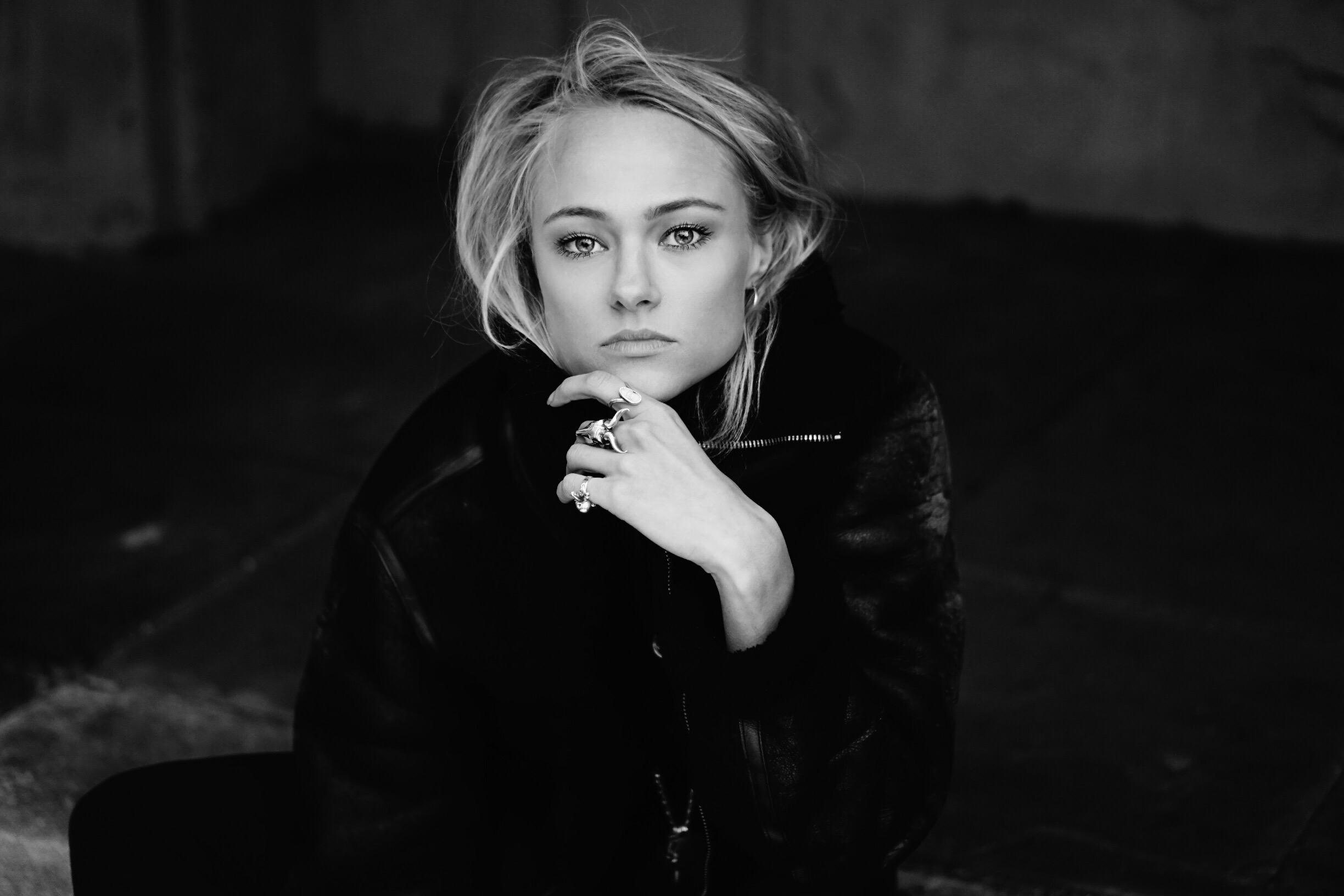 Jessica Madsen image