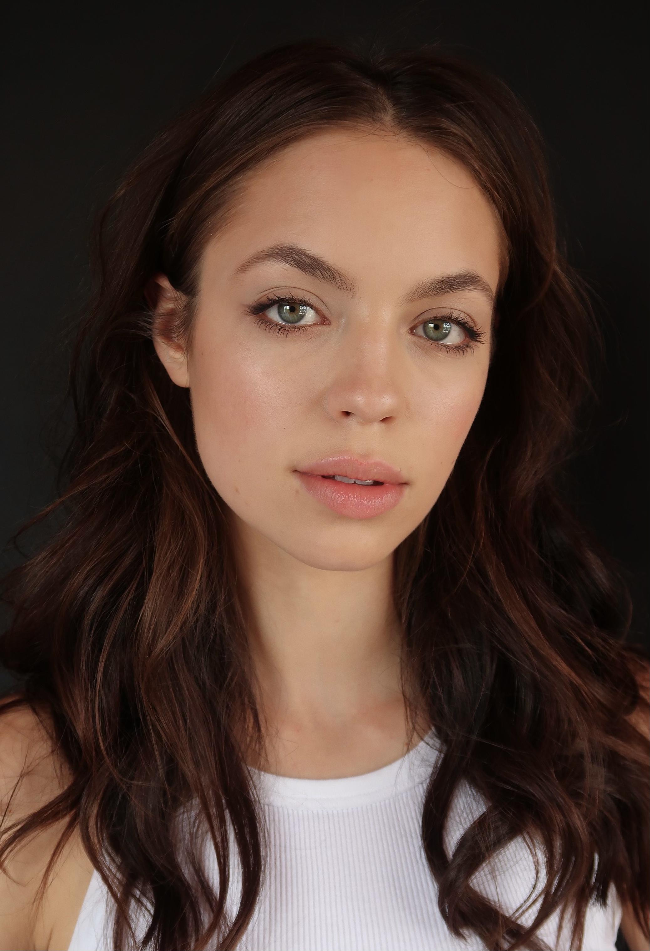 Claudia Sulewski image