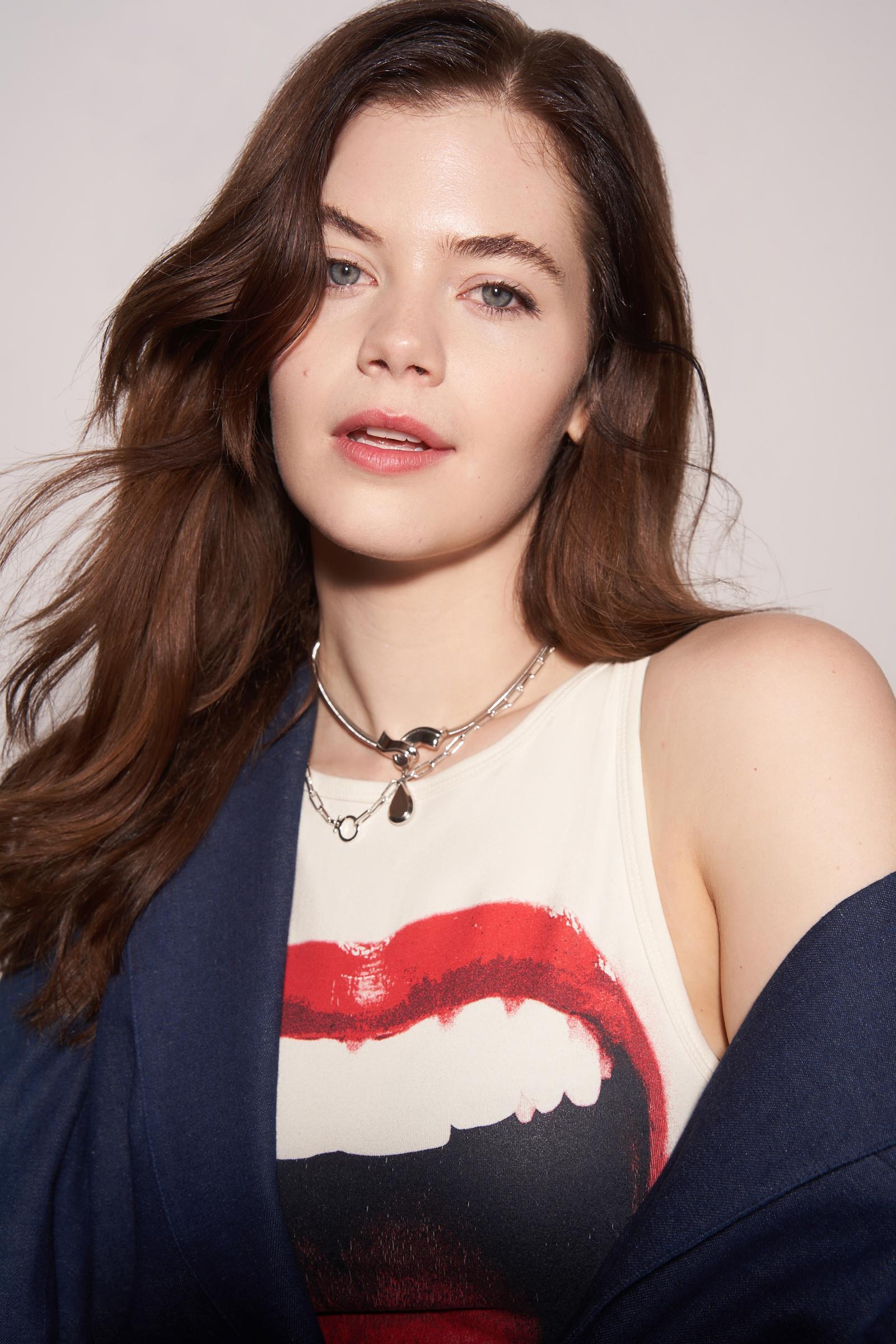 Tate Moore image