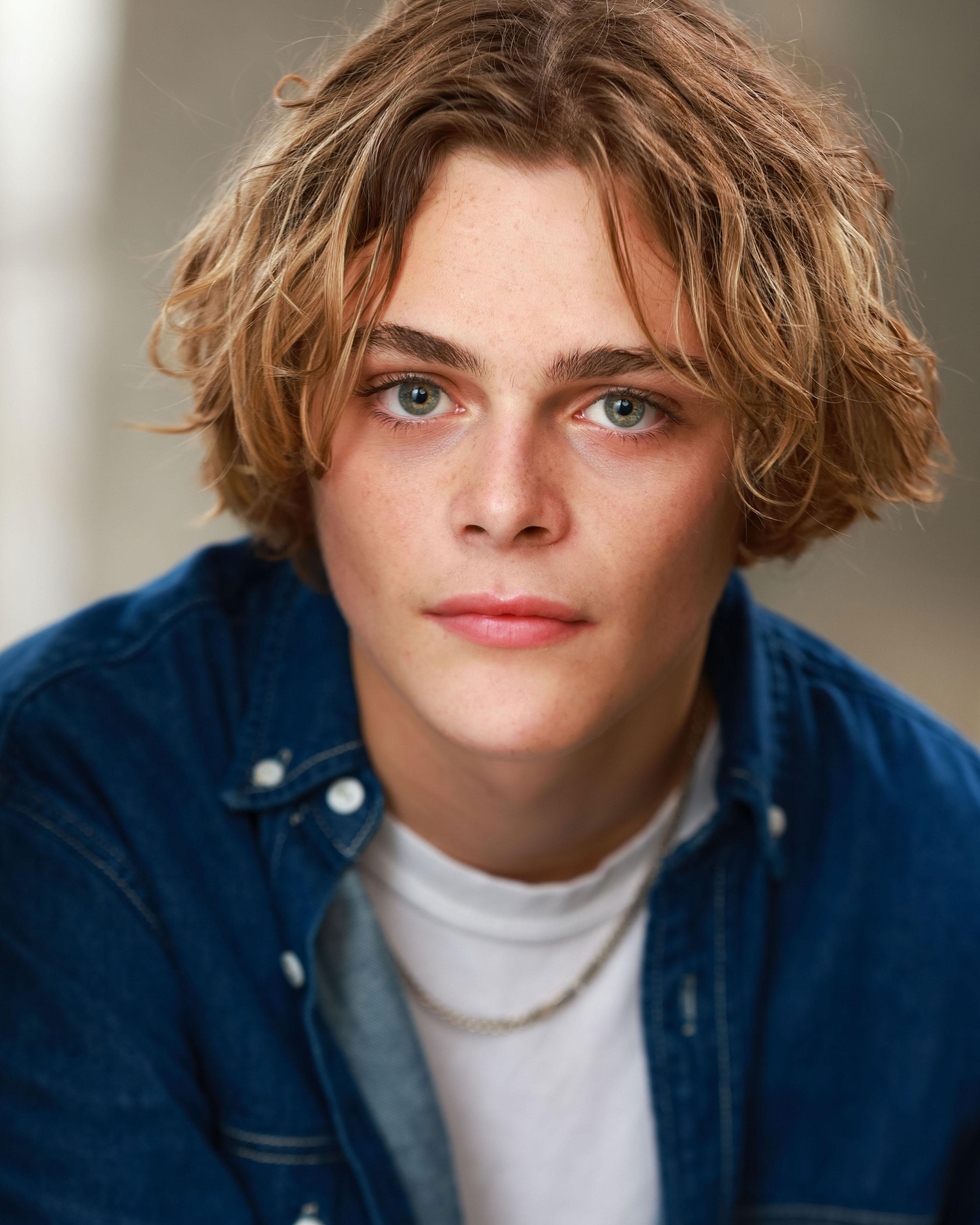 Billy Barratt image