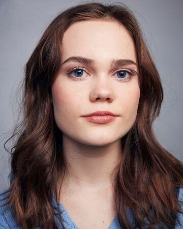 Oona Laurence image