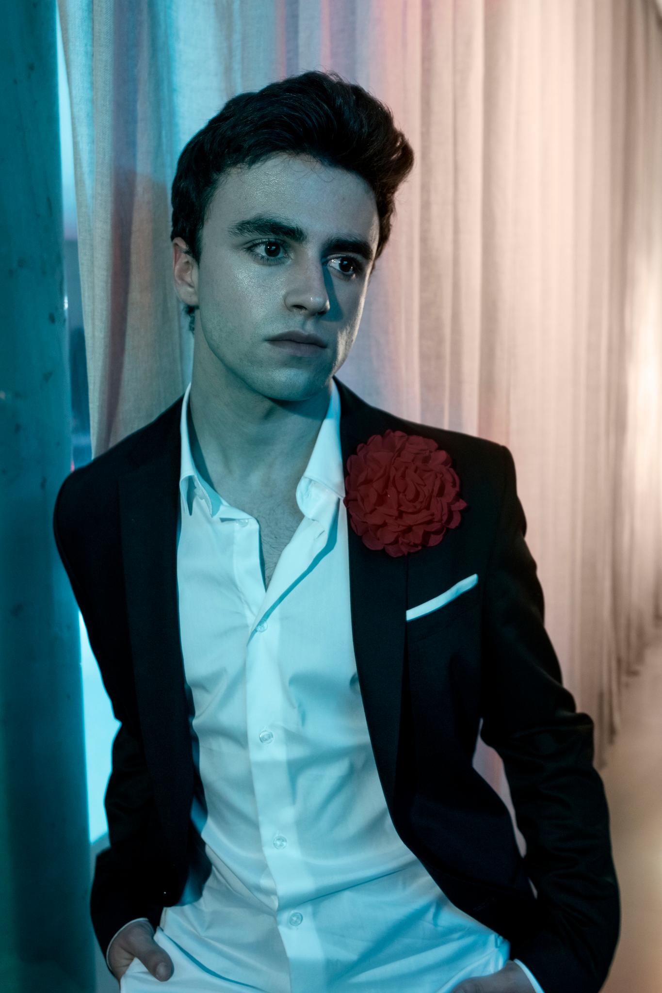 Itzan Escamilla image