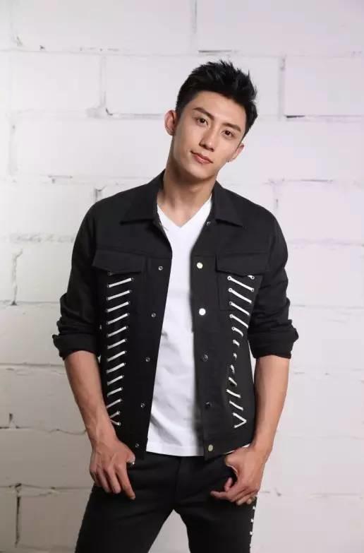 Johnny Huang image