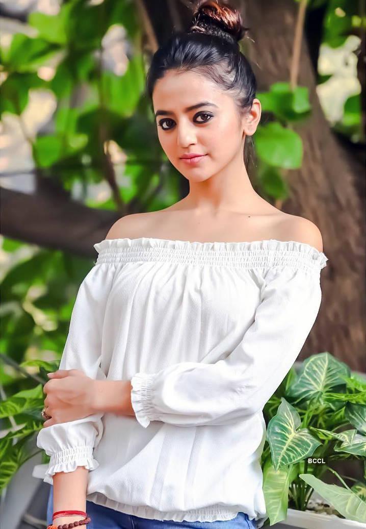 Helly Shah image