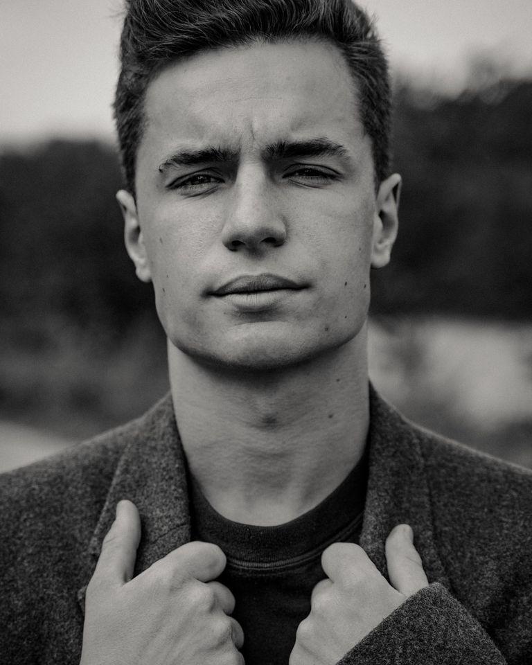 Oskar Hes image