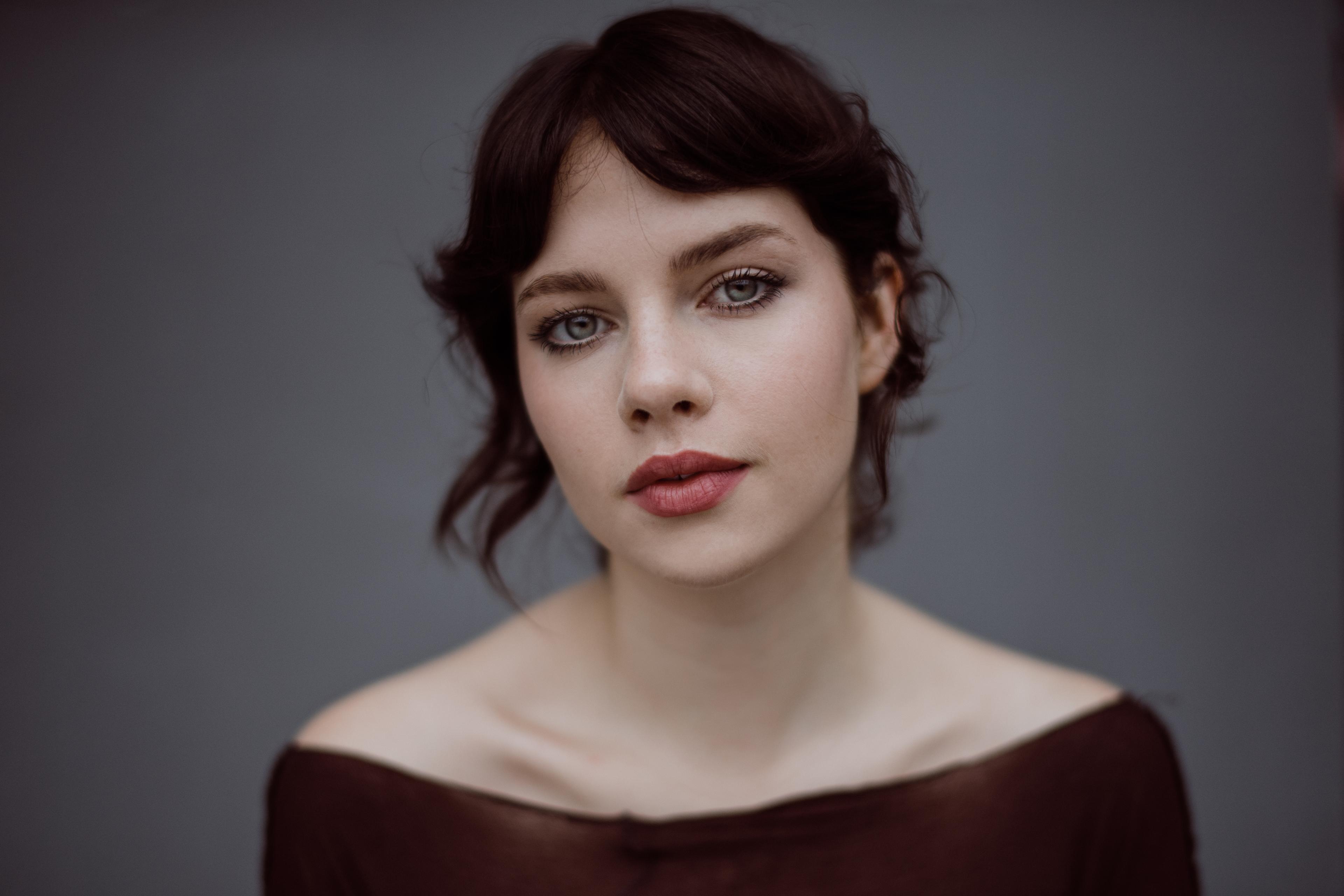Ella Newton image