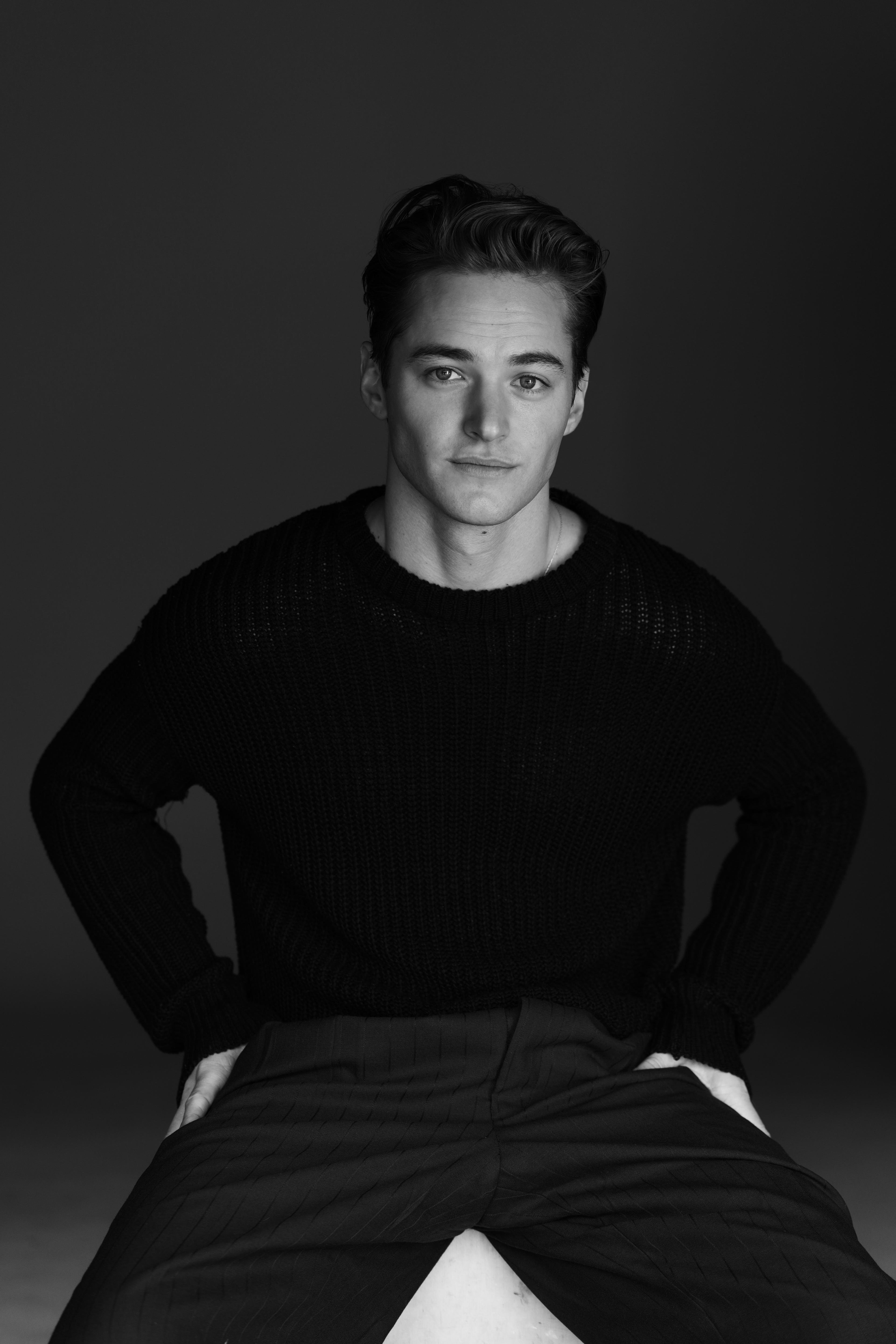 Mitchell Hoog image