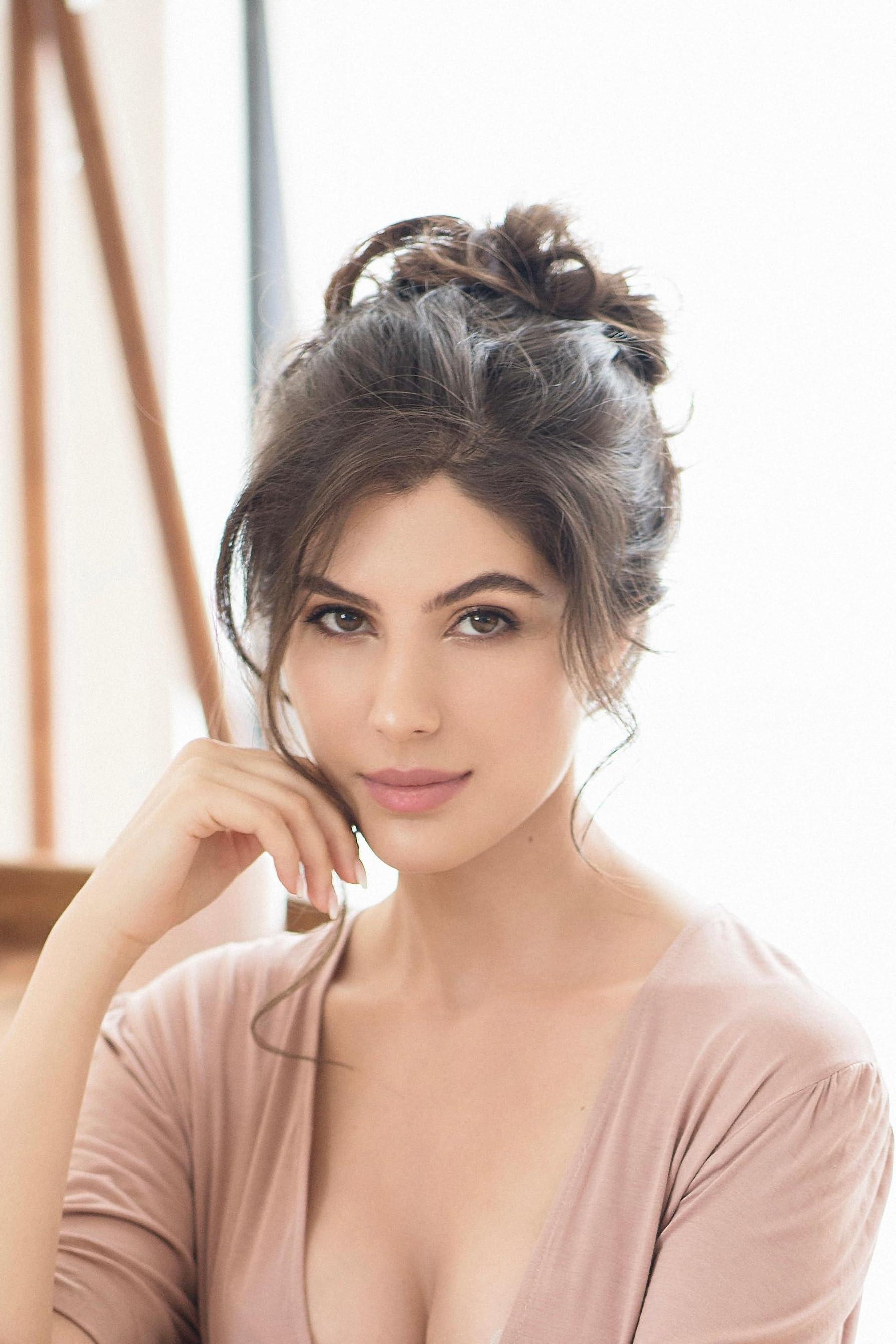 Elnaaz Norouzi image