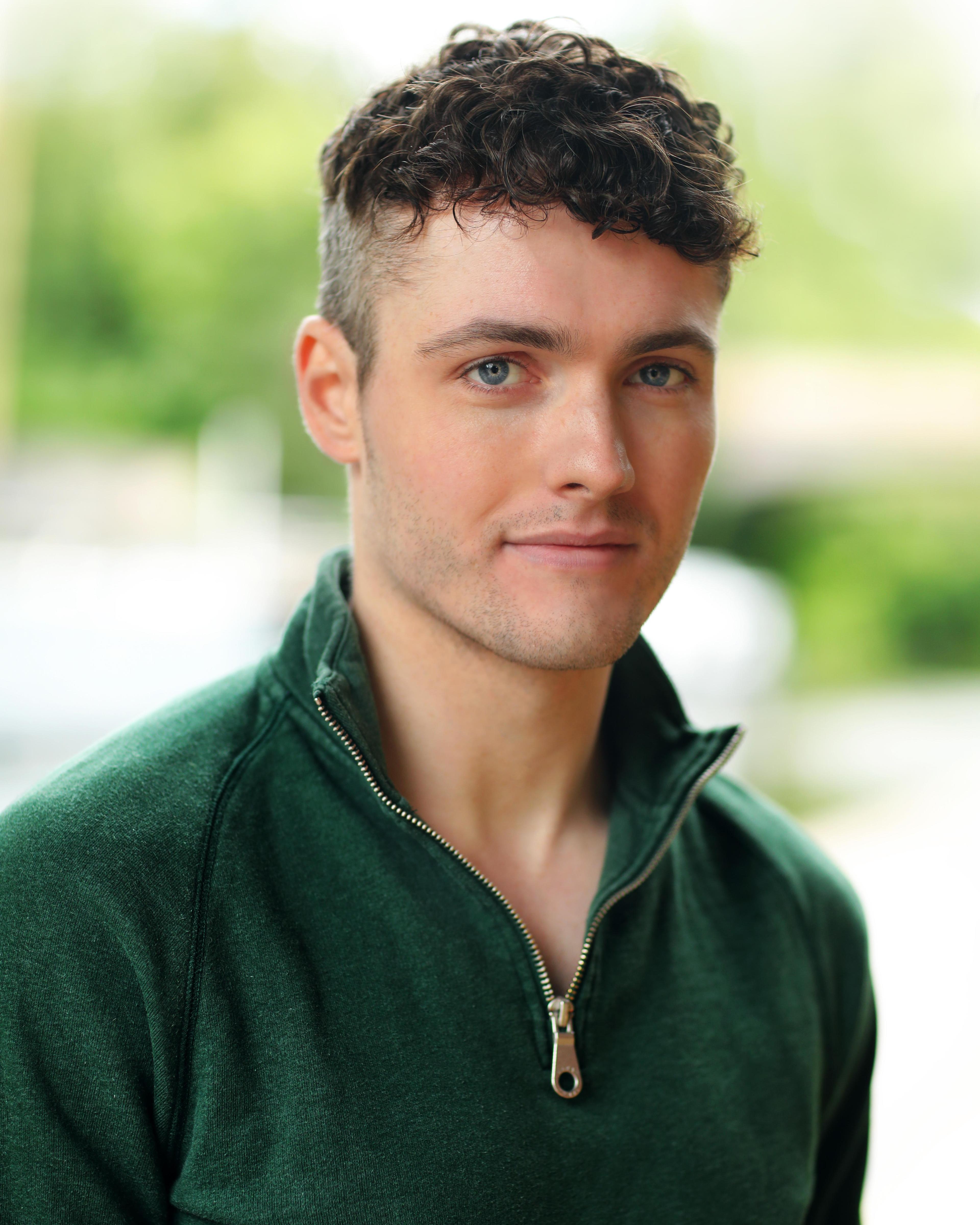 Tom Lewis image
