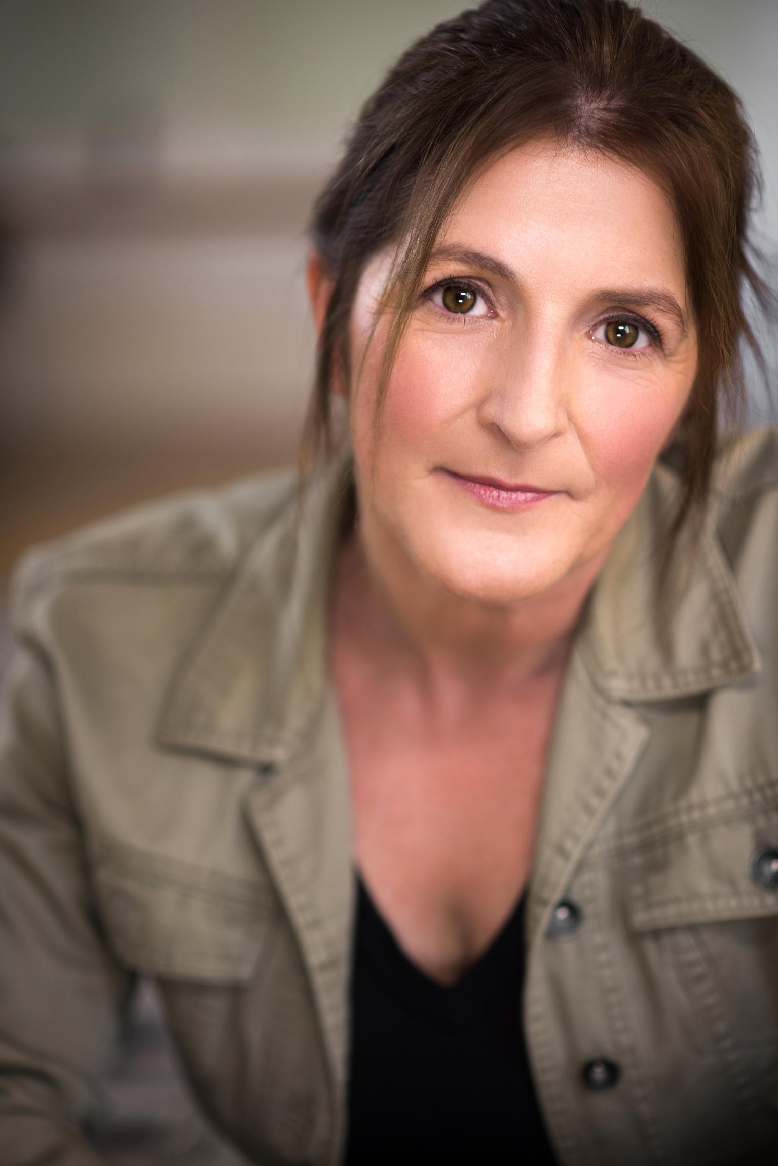 Suzanne Johnson image