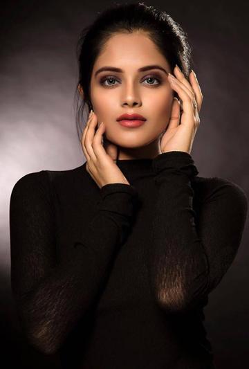 Riddhi Kumar image