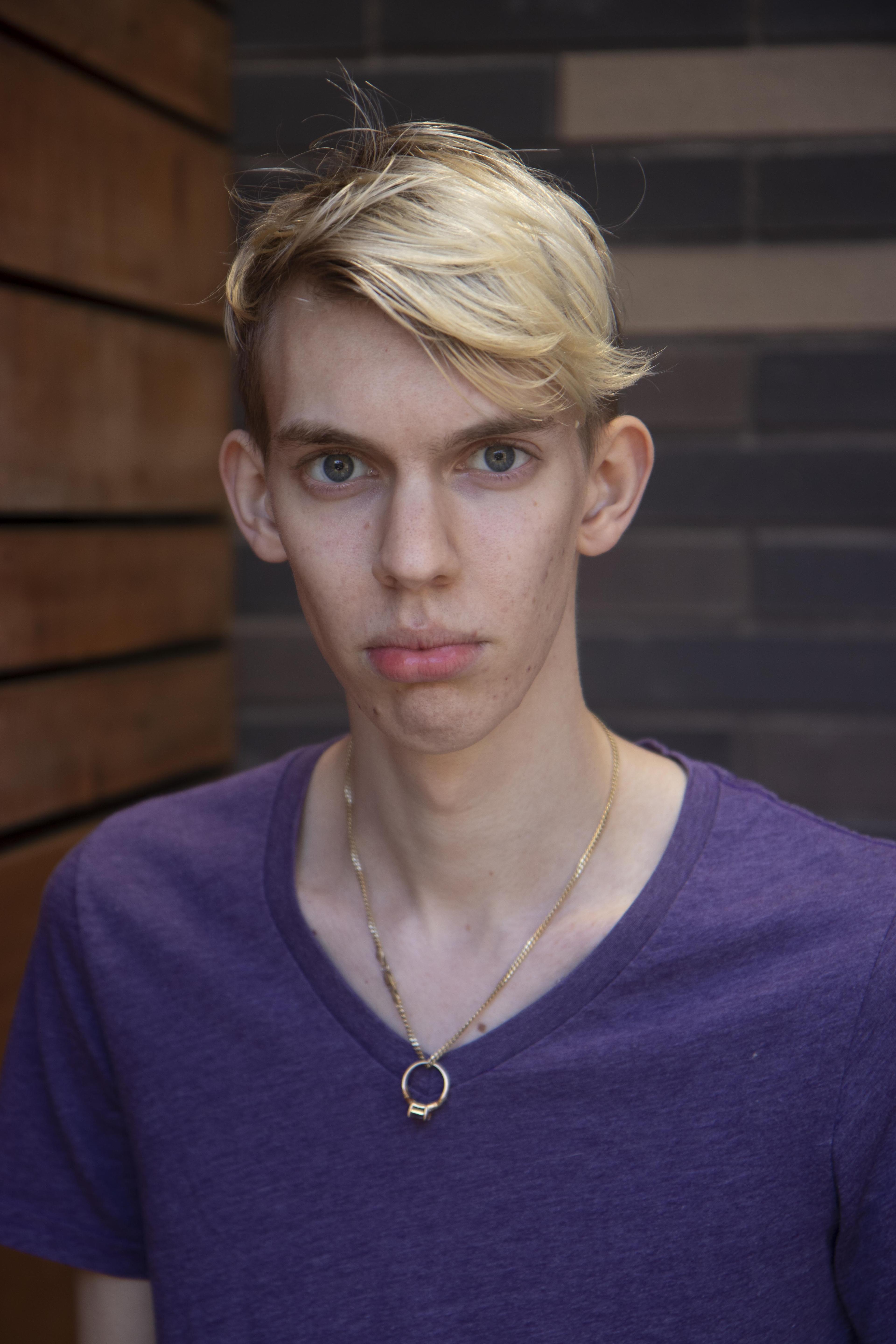 Carson Overholt image
