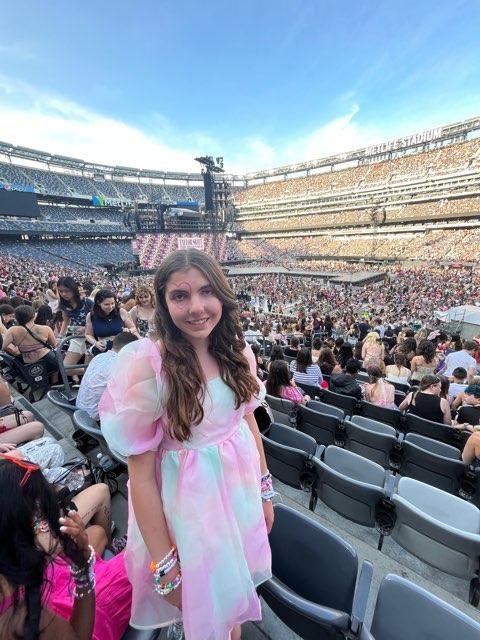 Madelyn profile photo