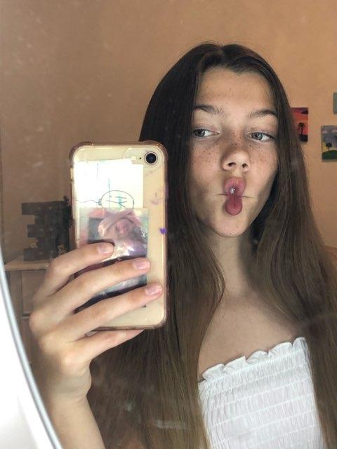 Elle profile photo