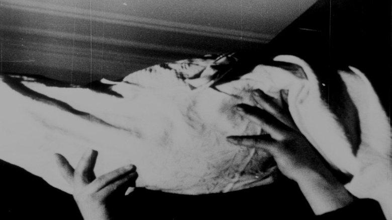 Kino-Pravda No. 18: A Movie-Camera Race over 299 Metres and 14 Minutes and 50 Seconds in the Direction of Soviet Reality image